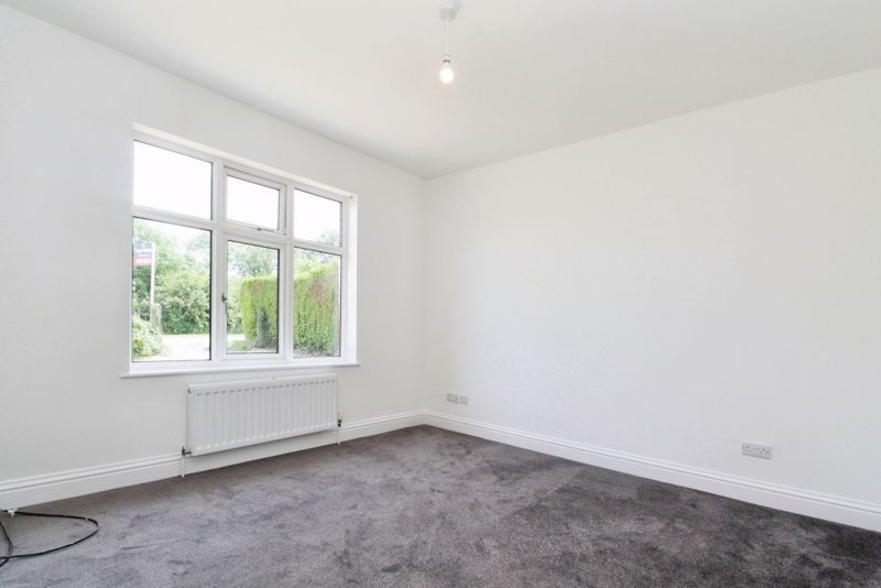 Property photo 3 of 17 Lounge