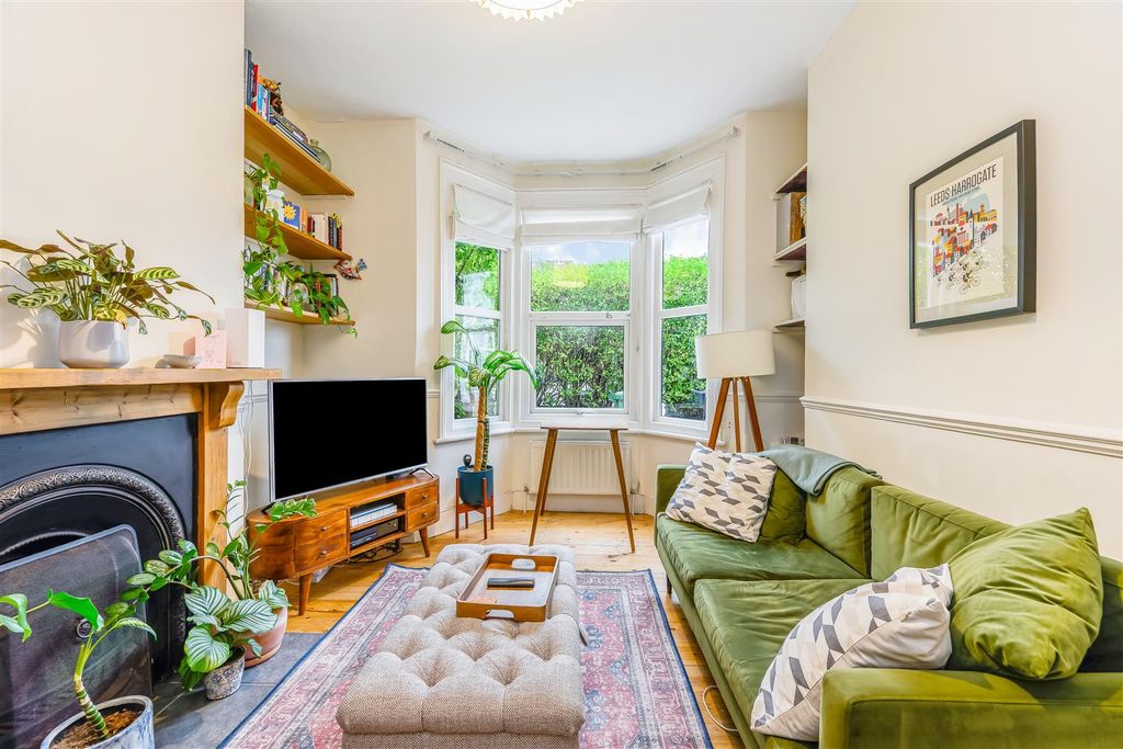 Property photo 3 of 18