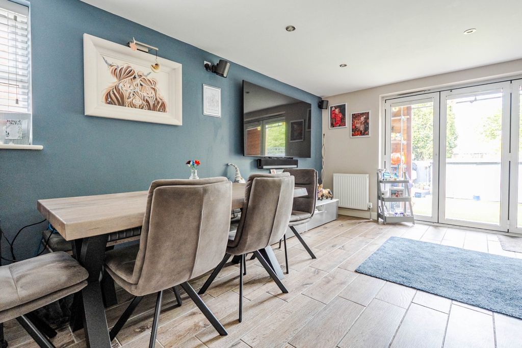 Property photo 3 of 15 Photograph