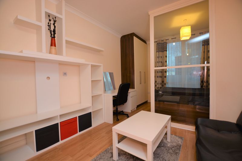 Property photo 3 of 7 Photo 5