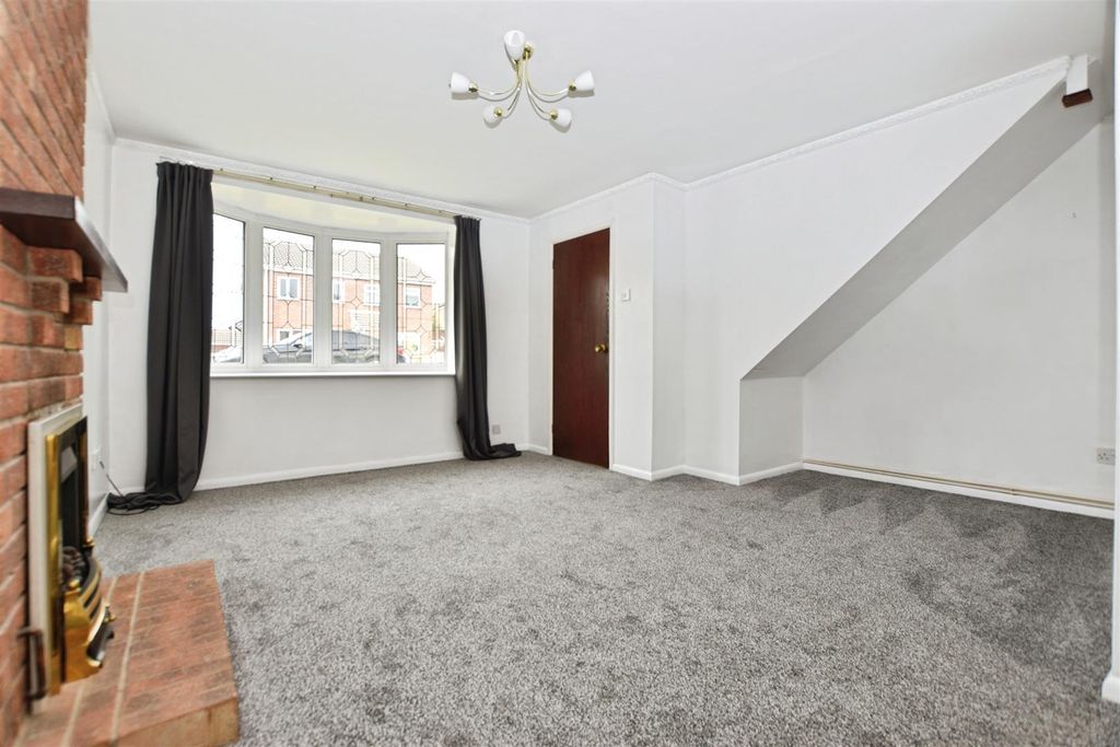 Property photo 2 of 12 Lounge