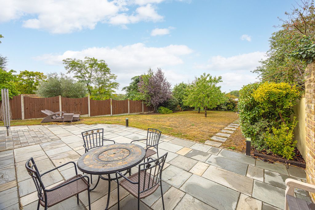 Property photo 3 of 42