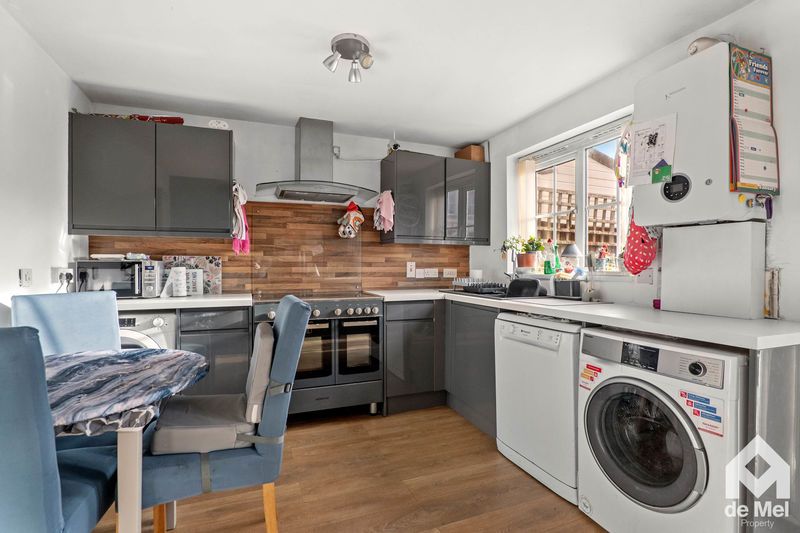 Property photo 2 of 11 Photo 8