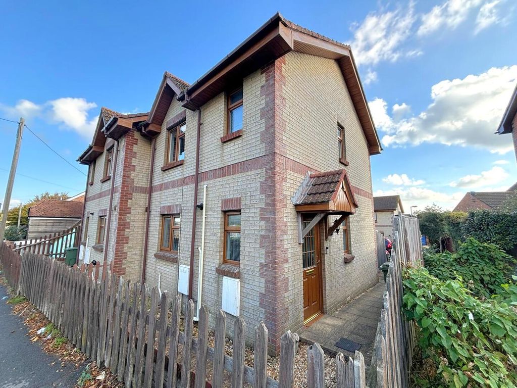 Property photo 1 of 13 Front (Exterior)