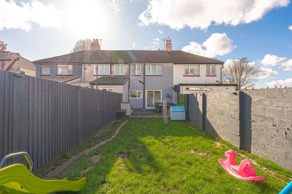 Property photo 2 of 23