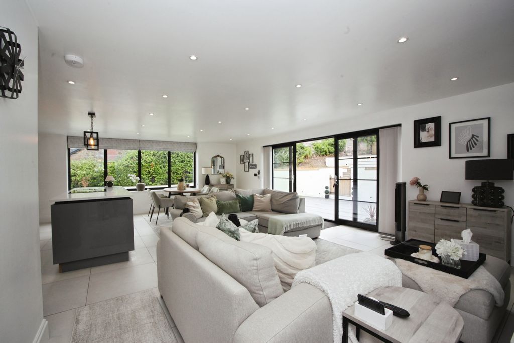 Property photo 3 of 32 Img_6695