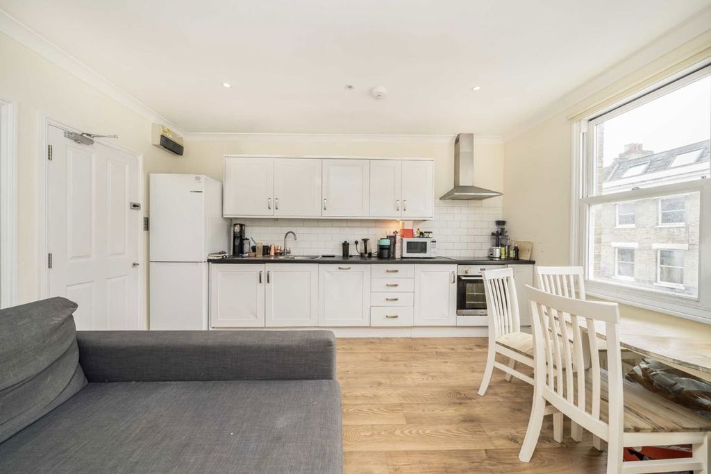 Property photo 2 of 5