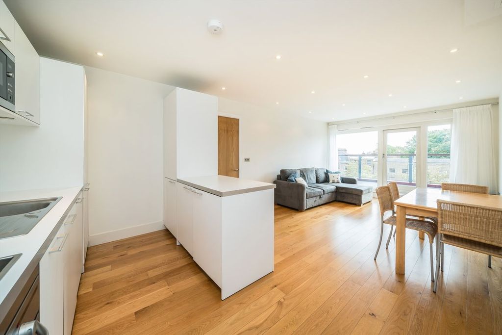 Property photo 2 of 7
