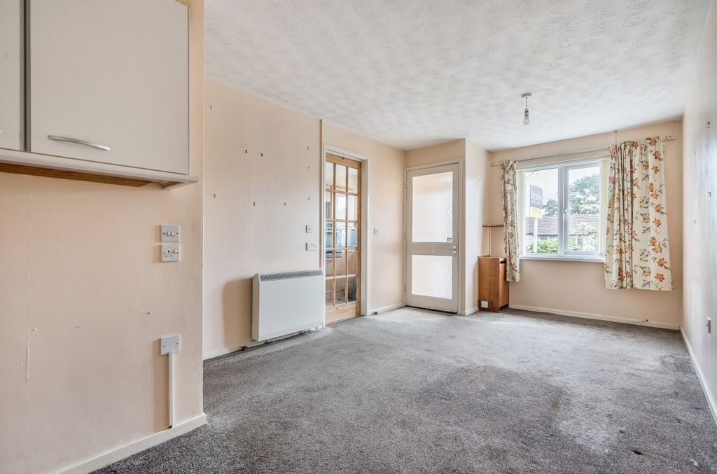 Property photo 2 of 14 1325059-11-6895E1...
