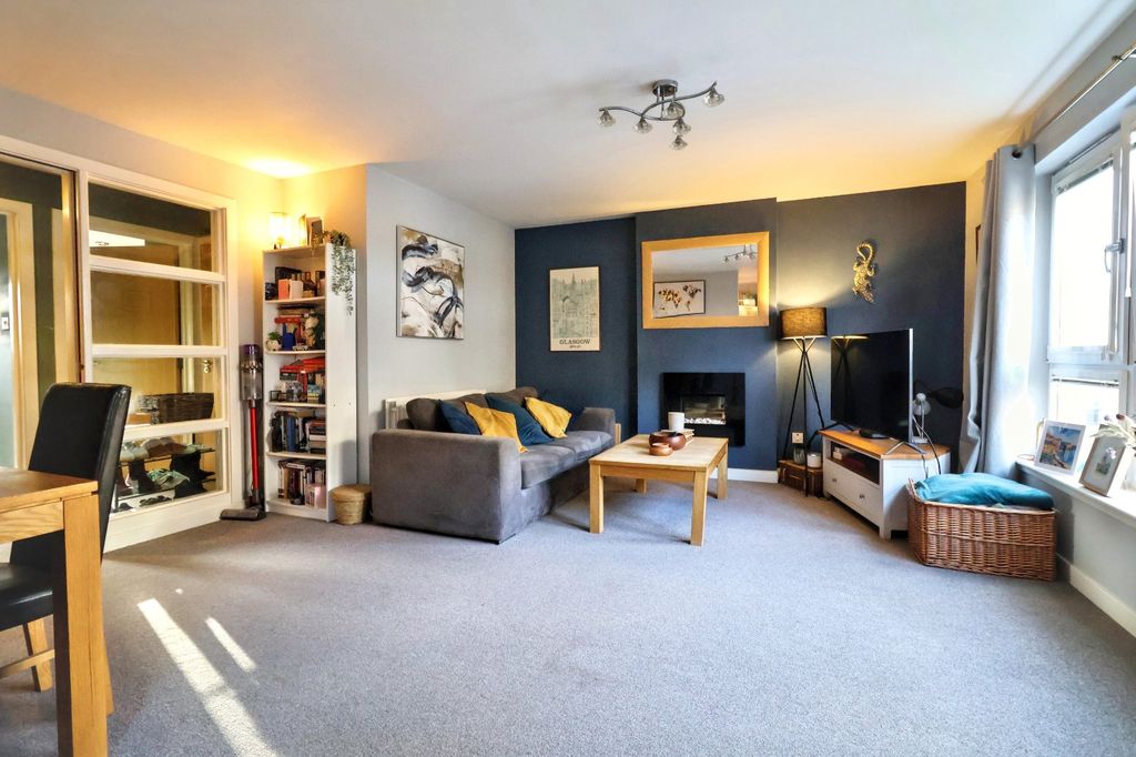 Property photo 3 of 19 Picture No. 04