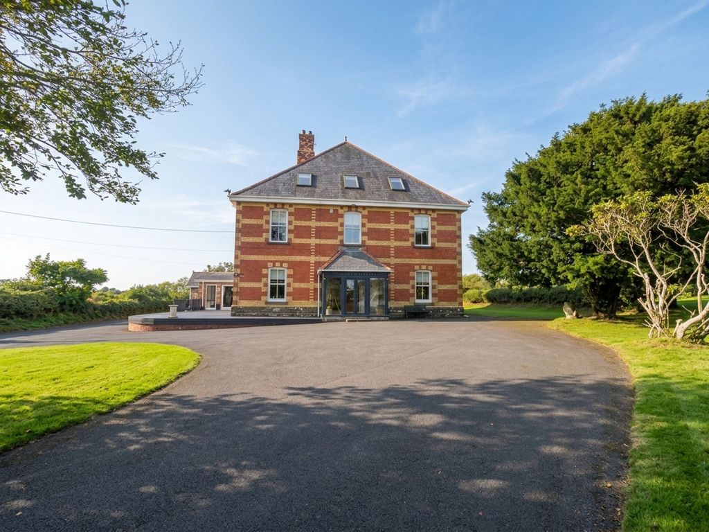 Property photo 1 of 89