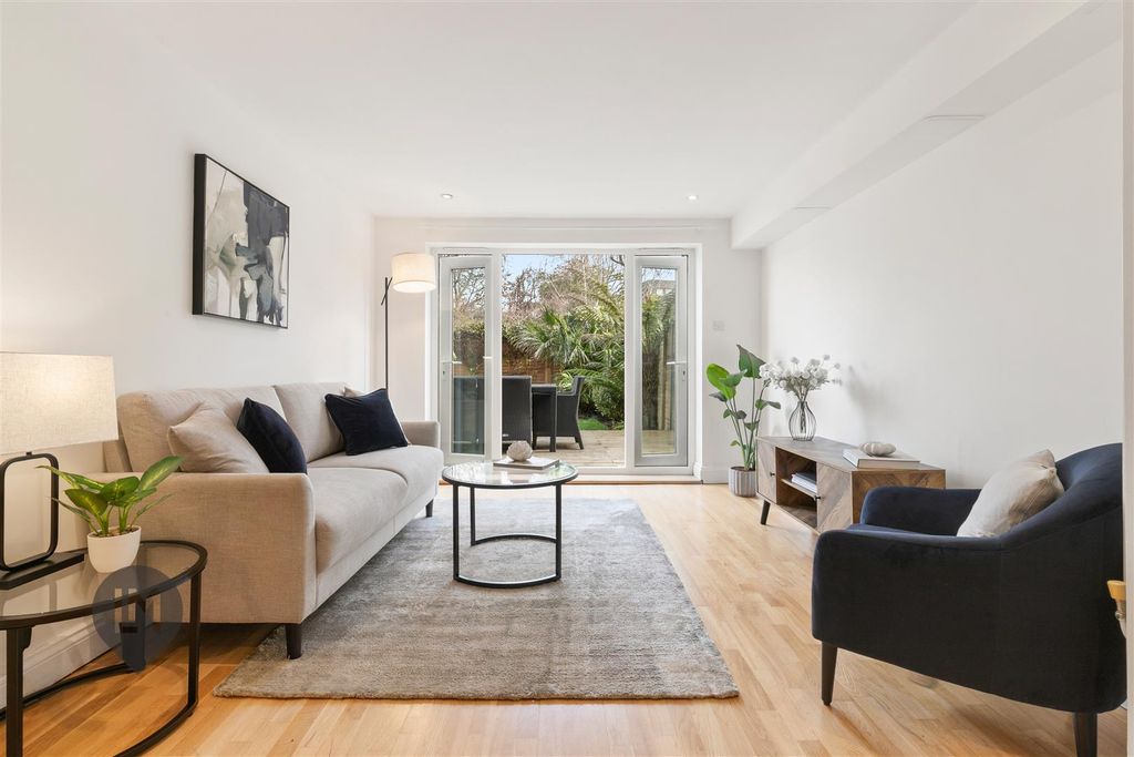 Property photo 2 of 7 Living/Dining/Kitchen