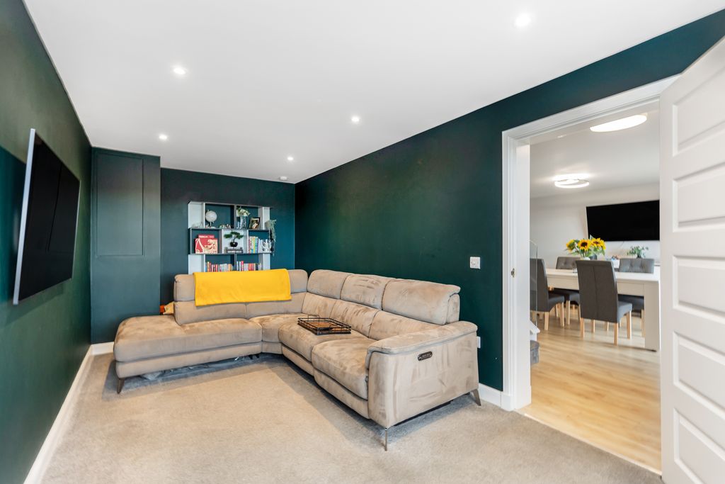 Property photo 2 of 21 Property Image 2