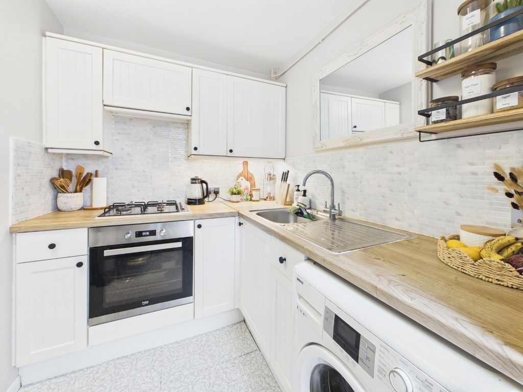 Property photo 3 of 7 4873013