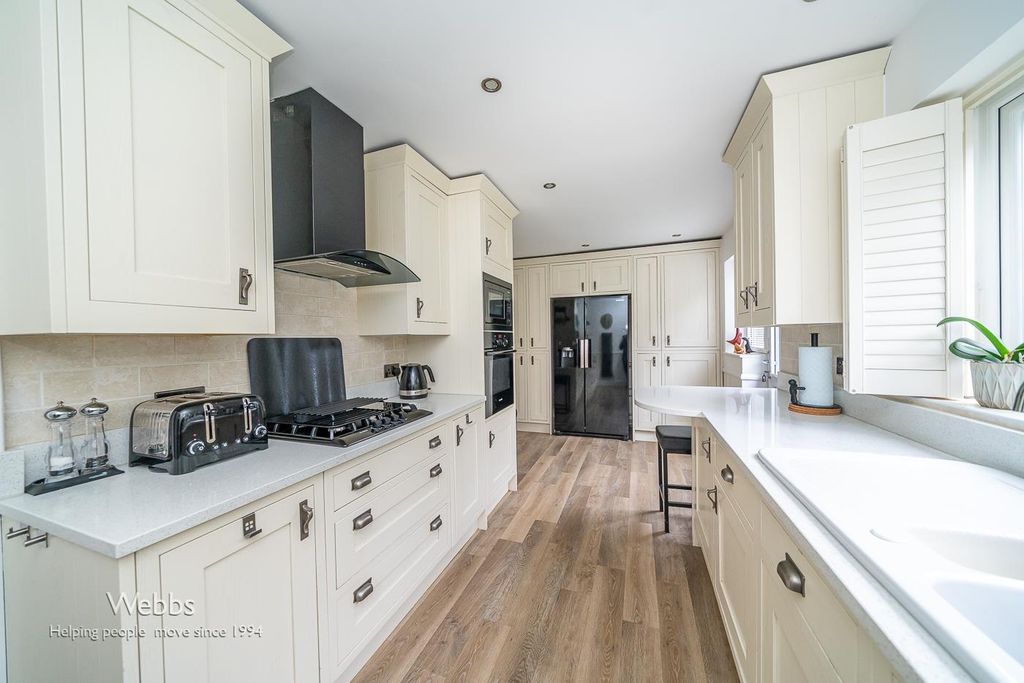 Property photo 3 of 49 Â©Webbsâ© (9 Of 72).Jpg