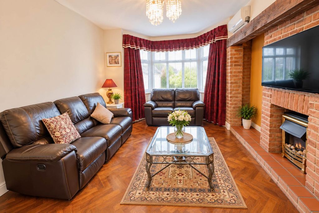 Property photo 2 of 12