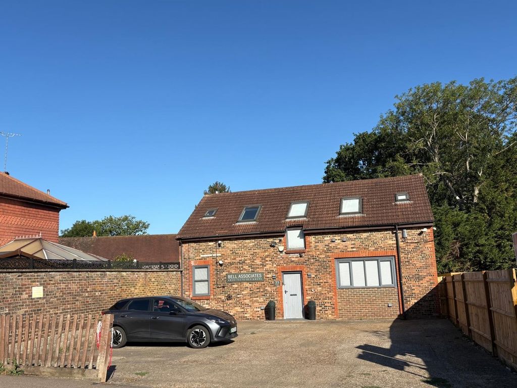 Property photo 1 of 5