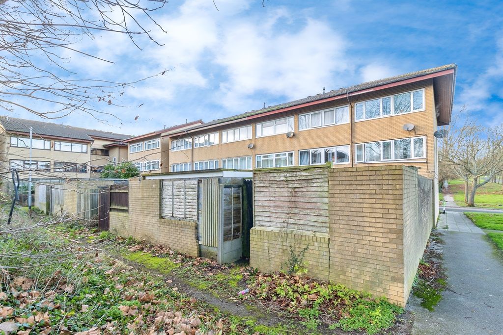 Property photo 2 of 20