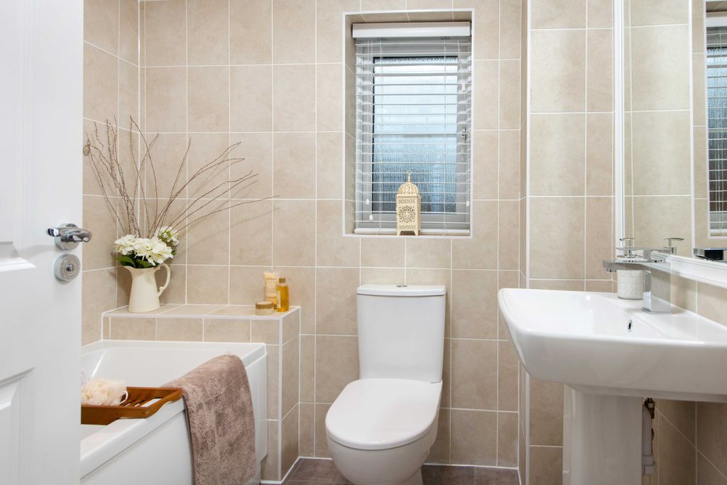 Property photo 3 of 7 Ripon Main Bathroom