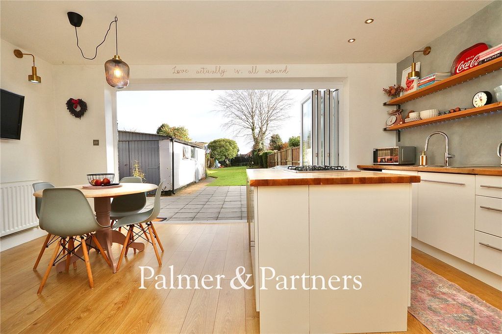 Property photo 3 of 27 Picture No. 06