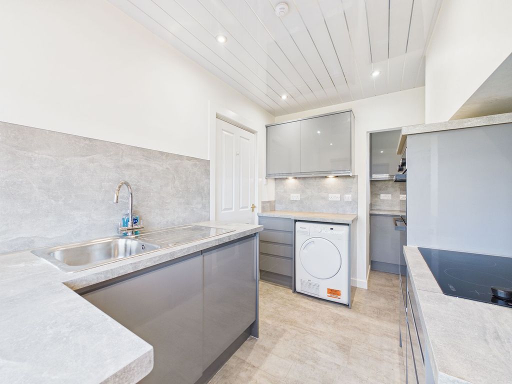 Property photo 3 of 13 Kitchen