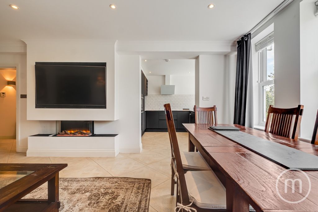 Property photo 2 of 15 5076924