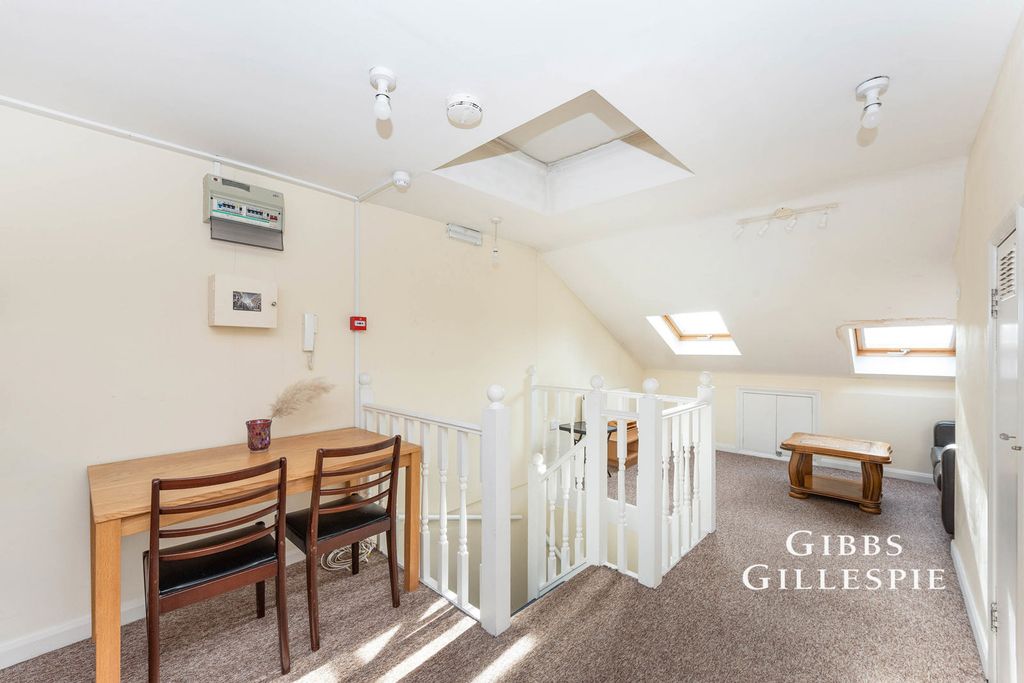 Property photo 1 of 9 Photo