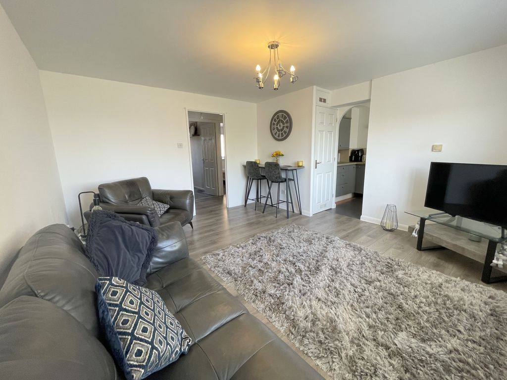 Property photo 2 of 13 Campernell Close