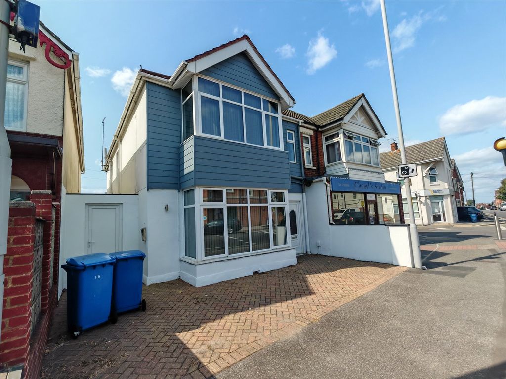 Property photo 3 of 18 15