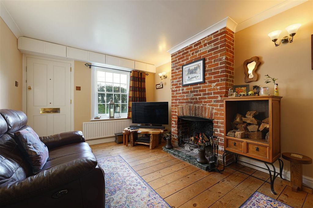 Property photo 2 of 31