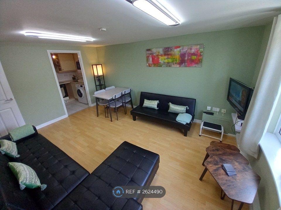 Property photo 3 of 14 Living Room