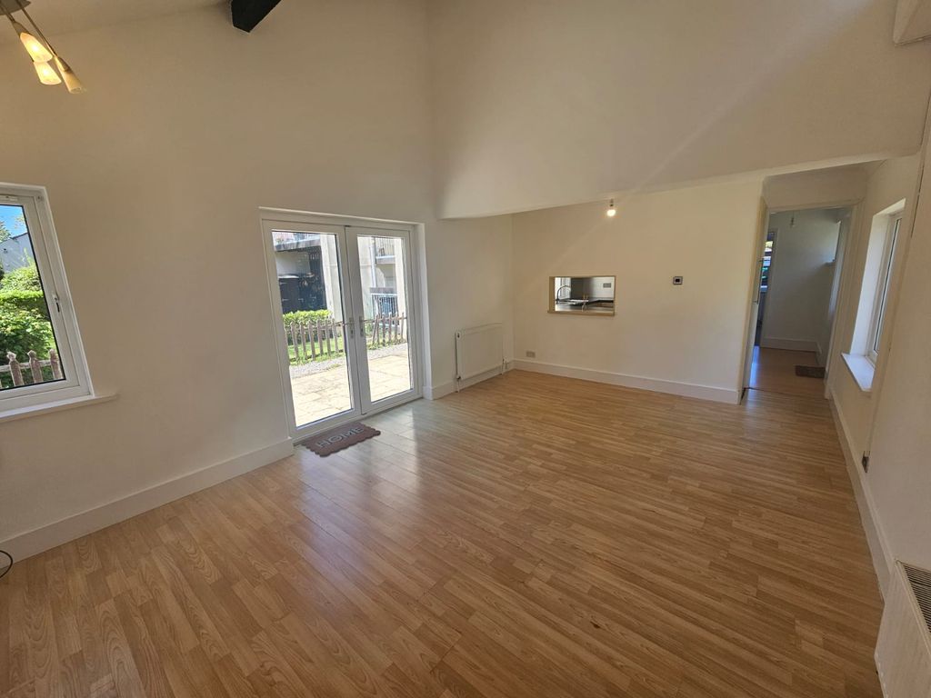 Property photo 2 of 13 Gallery