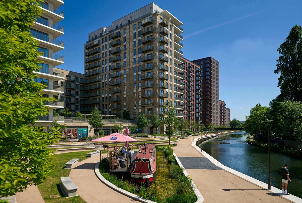 Property photo 1 of 20 Exterior