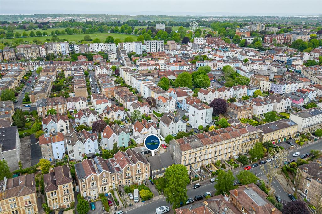 Property photo 2 of 38 37A Apsley Road, Clifton, Bristol Bs8 2Sn | Freeho