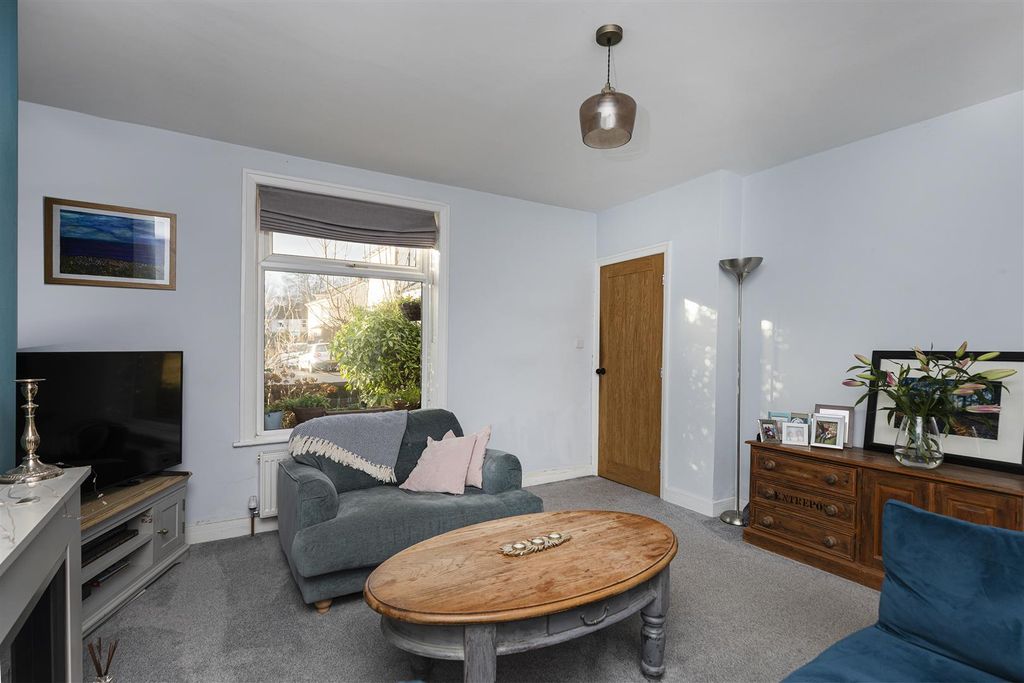 Property photo 2 of 24