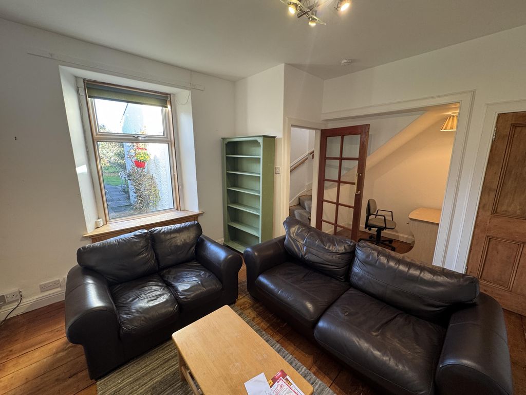 Property photo 3 of 36
