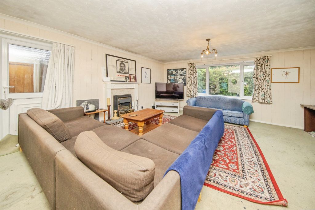 Property photo 3 of 14