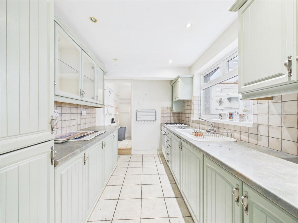Property photo 3 of 18 2 - Maldowers Lane.Jpg
