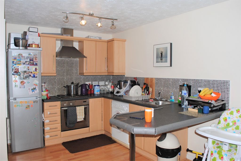 Property photo 3 of 9 Gallery