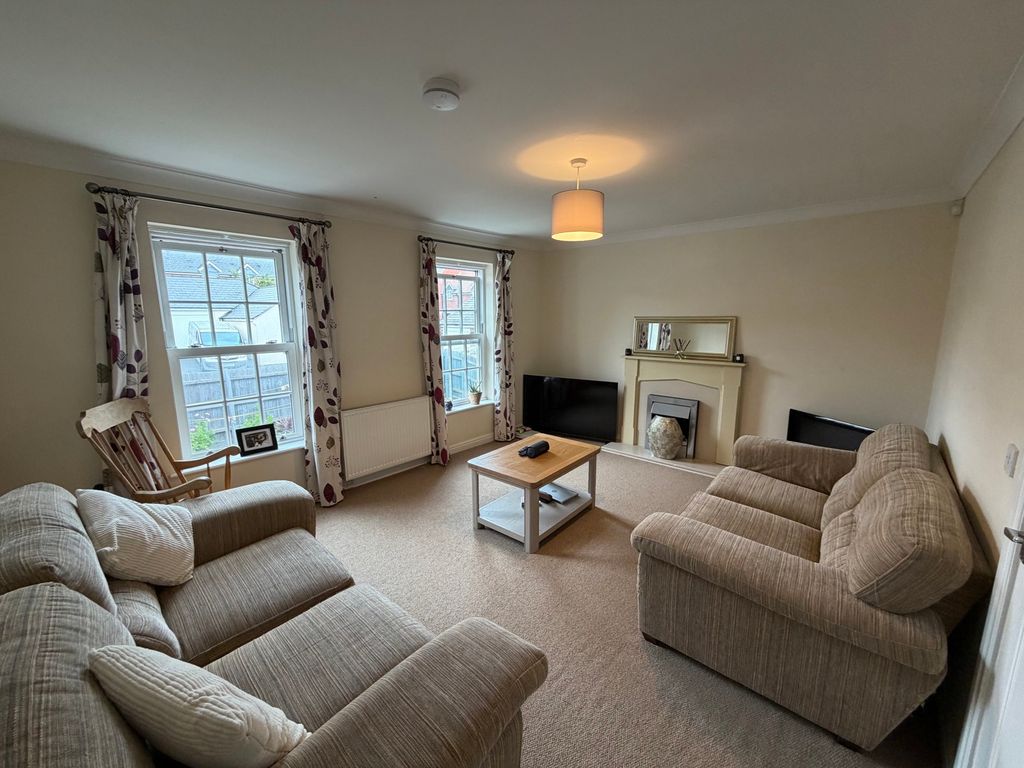 Property photo 2 of 21 Pbox-Img.Jpg
