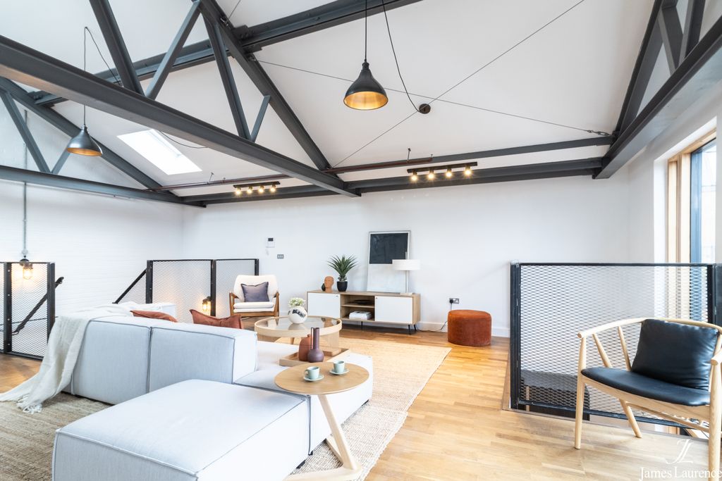 Property photo 3 of 36 8X1A4482-Hdr