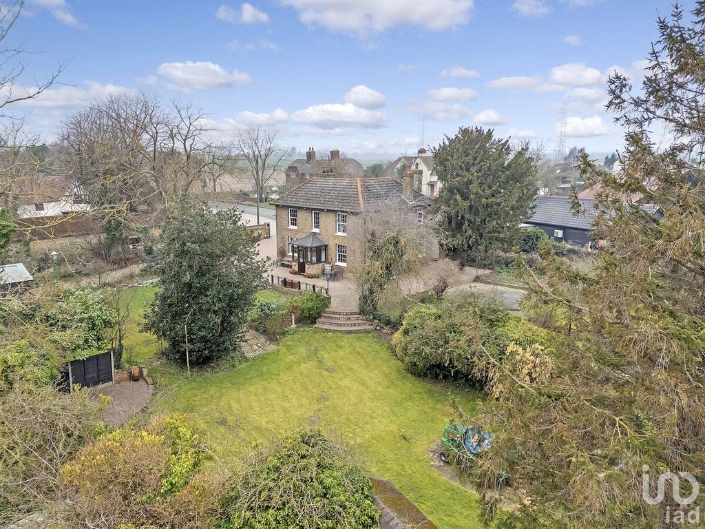Property photo 1 of 41