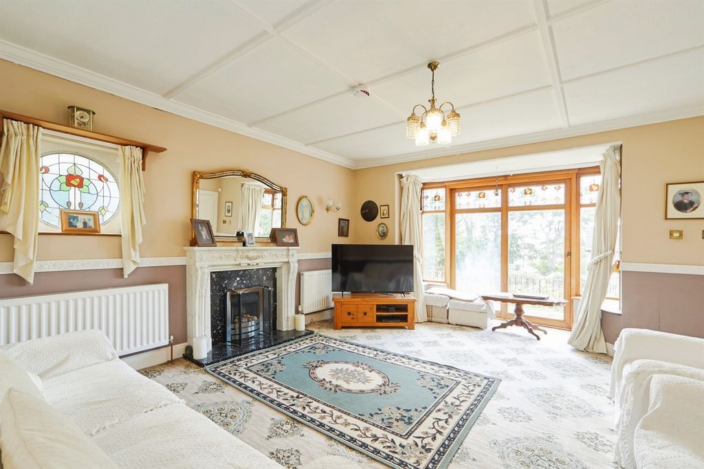 Property photo 3 of 27