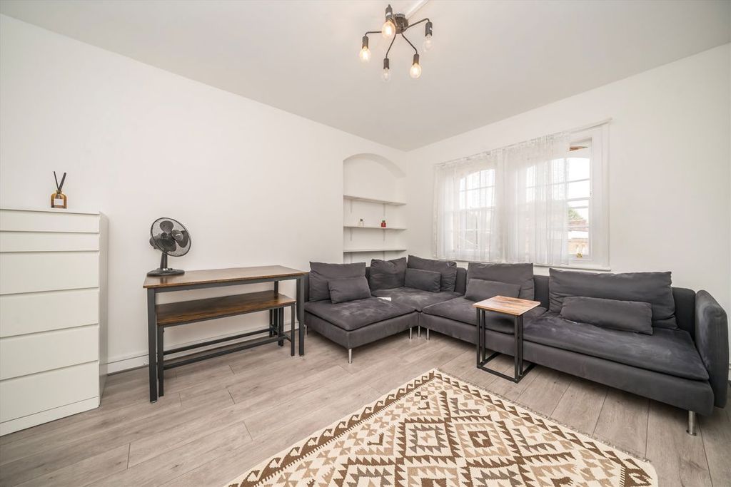 Property photo 2 of 4