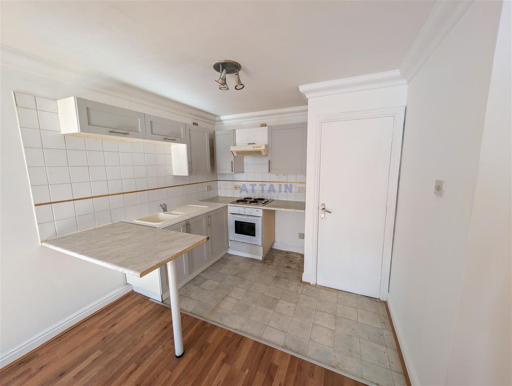 Property photo 2 of 8 Kitchen.Jpg