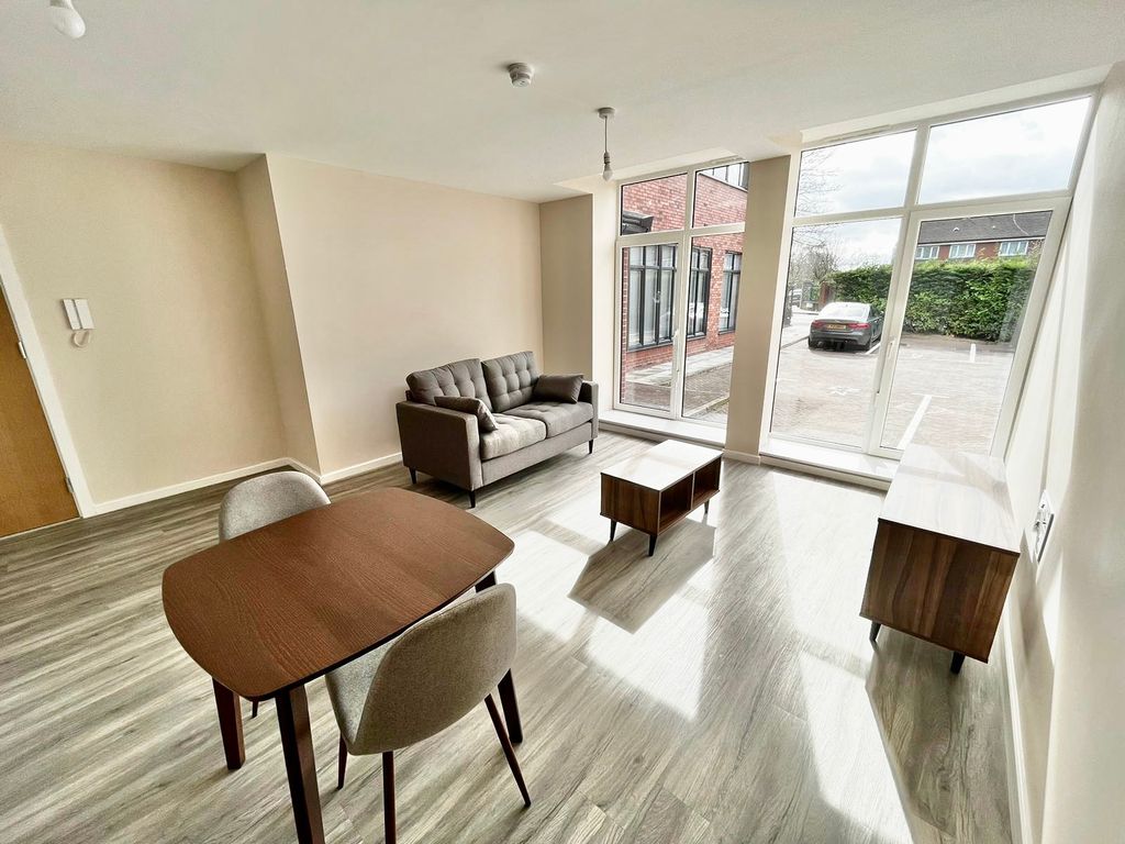 Property photo 3 of 7 Photo 02