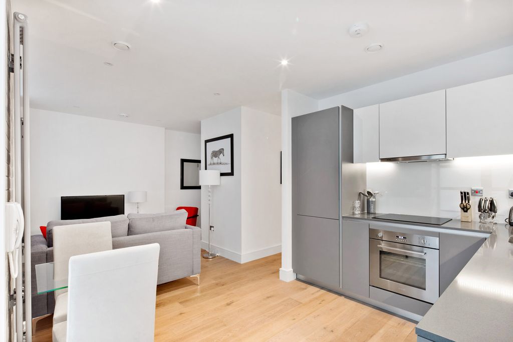 Property photo 2 of 7 Lounge Diner