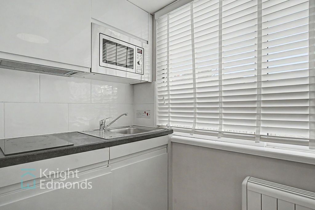 Property photo 3 of 4 Kitchen