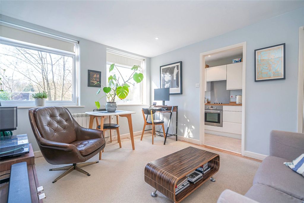 Property photo 2 of 16 Reception B