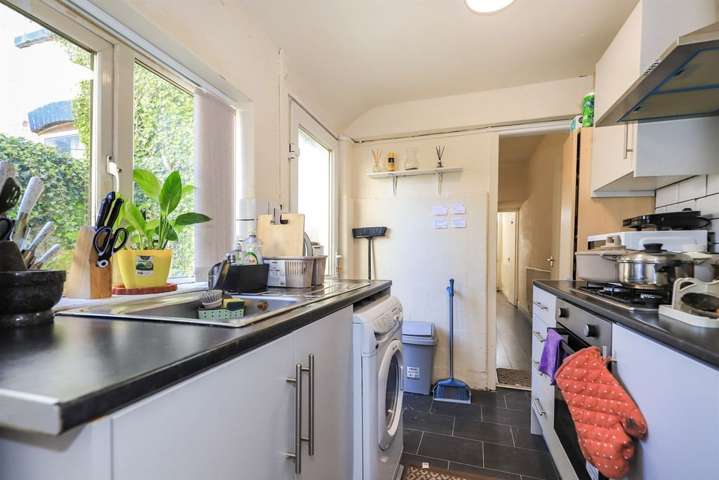 Property photo 2 of 14